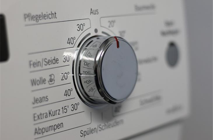 Battery washing test machine
