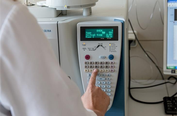 Medical needle test instrument