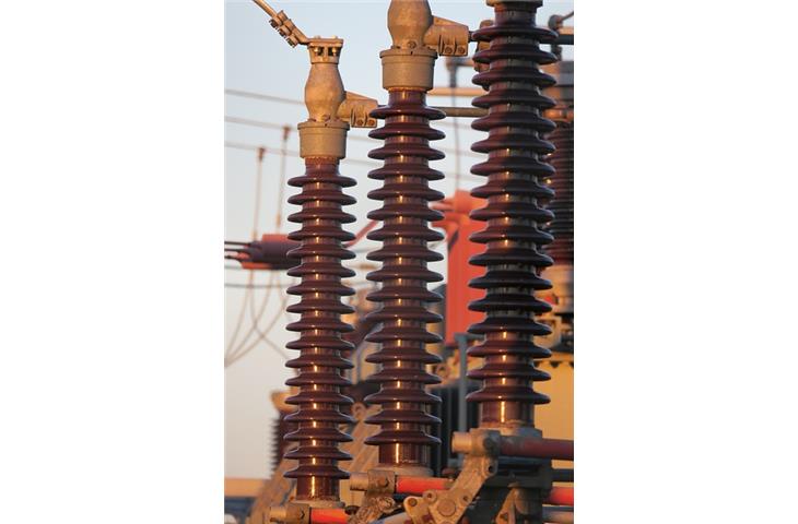 Transformer frequency conversion and voltage conversion tester