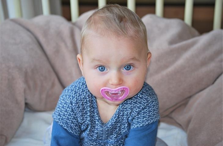 Pacifier tester