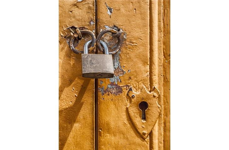 what is a leur lock