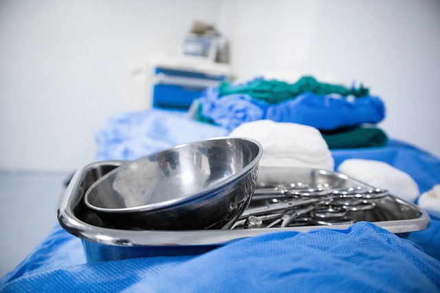 basic surgical instruments with names